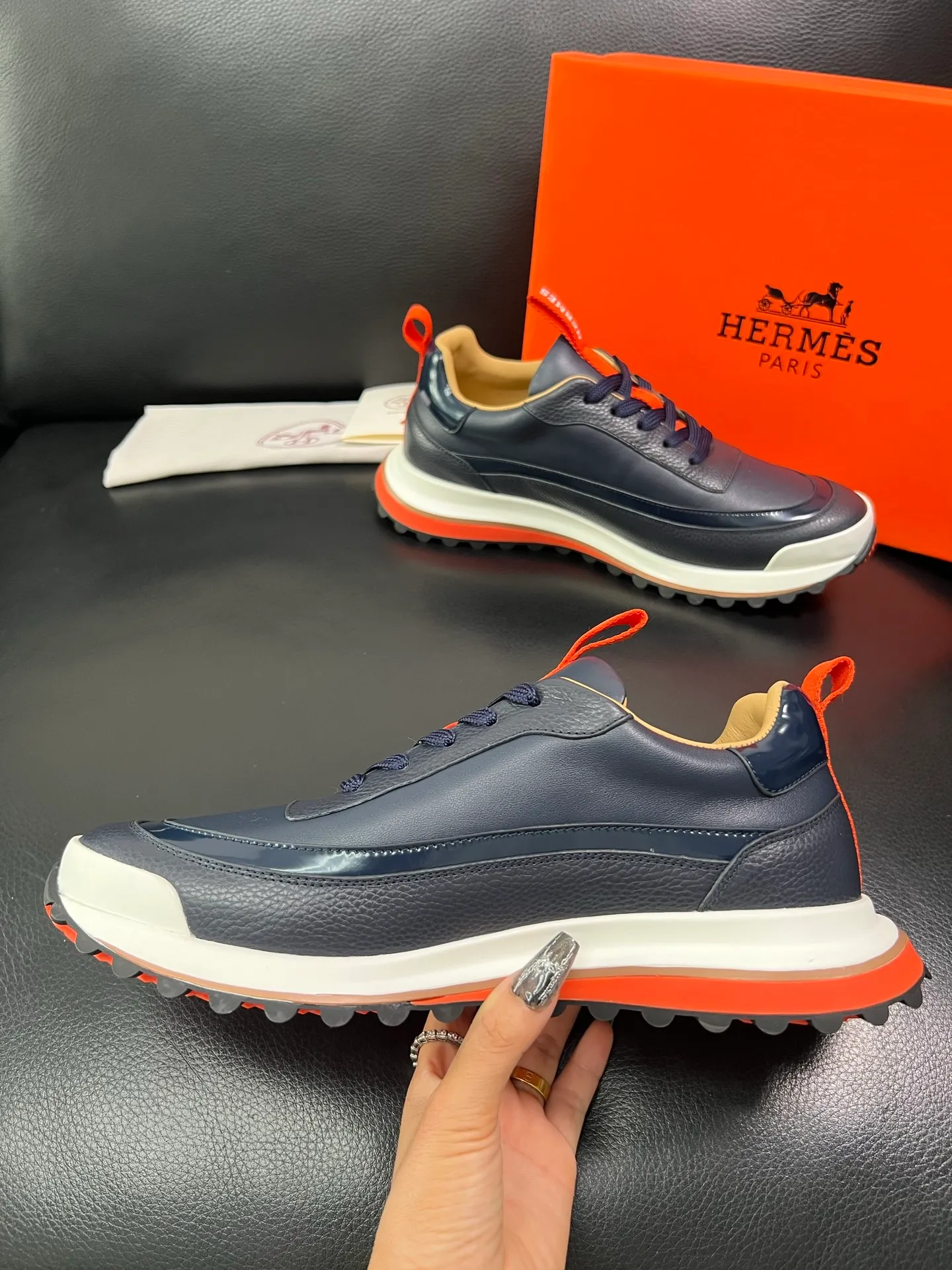 Men's shoes 💰800 Hermes top purchasing Hermes counters are on sale simultaneously with original factory configuration, original cowhide fabrics imported from Italy, high-quality splicing technology, fully imported water-dyed cowhide linings, soles: original soles specially provided by the factory are super comfortable, the original factory follows the order and high quality, you can enter and exit the counter at will, welcome to compare at the counter, code number 39-44 (customized 38 45) 85863